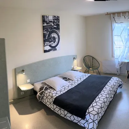 Abel Economique Parking Prive Wifi ホテル *